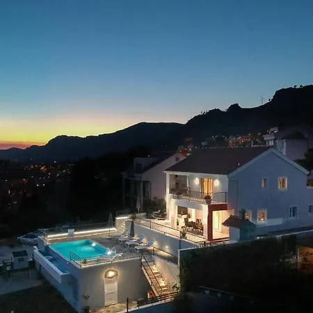 Holiday home 4 Bedroom Awesome In *