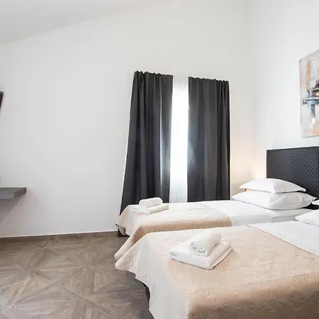 4 Bedroom Awesome In * Kucine