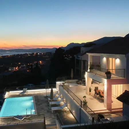 4 Bedroom Awesome In Kucine