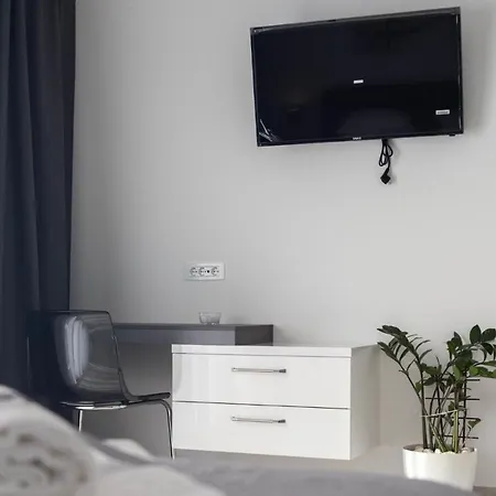 4 Bedroom Awesome In * Kucine