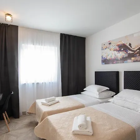 4 Bedroom Awesome In