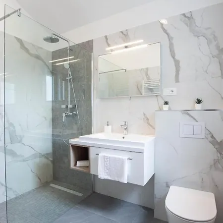 Holiday home 4 Bedroom Awesome In