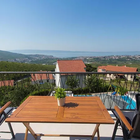 Holiday home 4 Bedroom Awesome In
