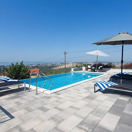 4 Bedroom Awesome In Kucine
