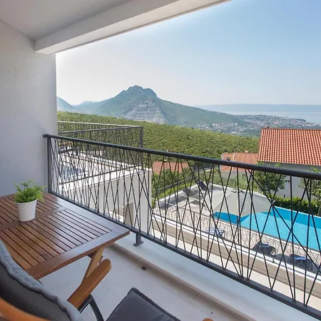 Holiday home 4 Bedroom Awesome In Kucine