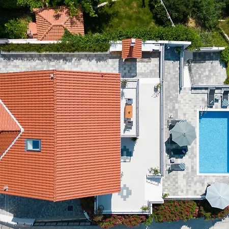 Holiday home 4 Bedroom Awesome In *