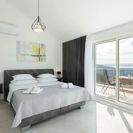 4 Bedroom Awesome In Kucine