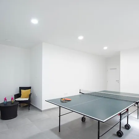 4 Bedroom Awesome In Holiday home Kucine