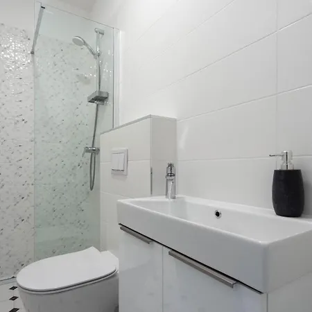 4 Bedroom Awesome In Kucine