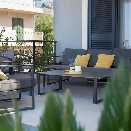 Holiday home 4 Bedroom Awesome In Kucine