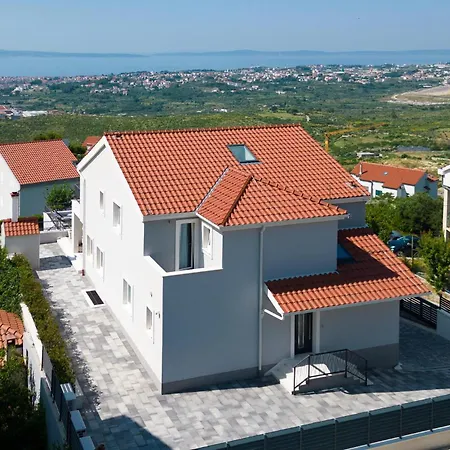 4 Bedroom Awesome In Holiday home